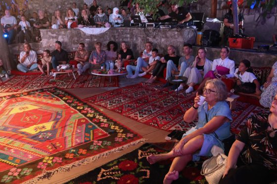 ČUVARI SEVDAHA: MLADI U MOSTARU NJEGUJU TRADICIJU
