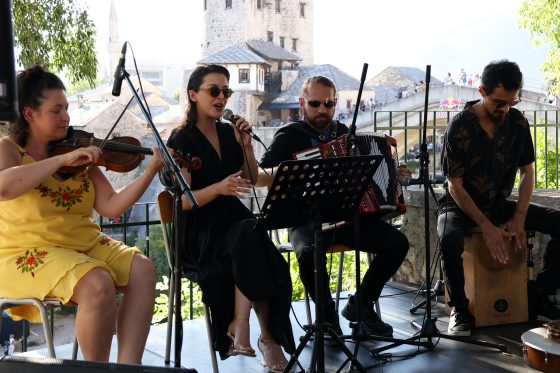 Mostarska publika uživala u jedinstvenom koncertu turske grupe „Martenitsa“